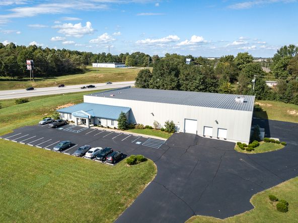 FOR SALE - 3005 Old Lawrenceburg Road : 3005 Old Lawrenceburg Road (just off U.S. 127), Frankfort, KY 40601